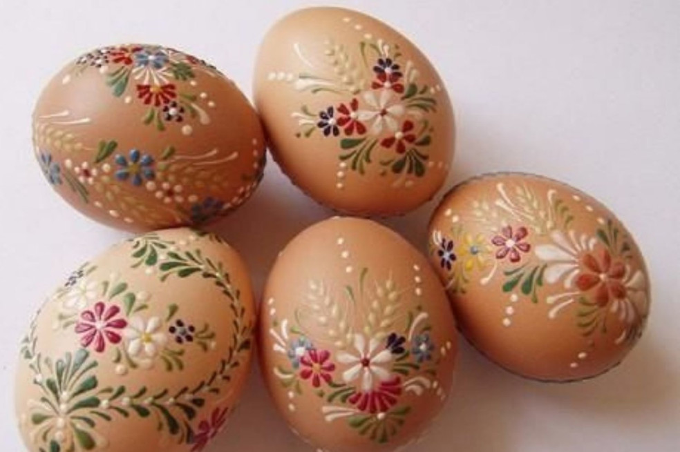 vajíčka zdobené voskom