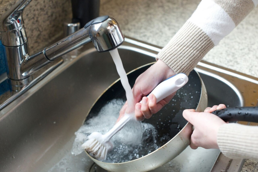 ako umývať mastnú panvicu