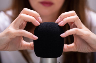 ASMR ako únik pred preťažením: Aký má prínos pre generáciu Z?