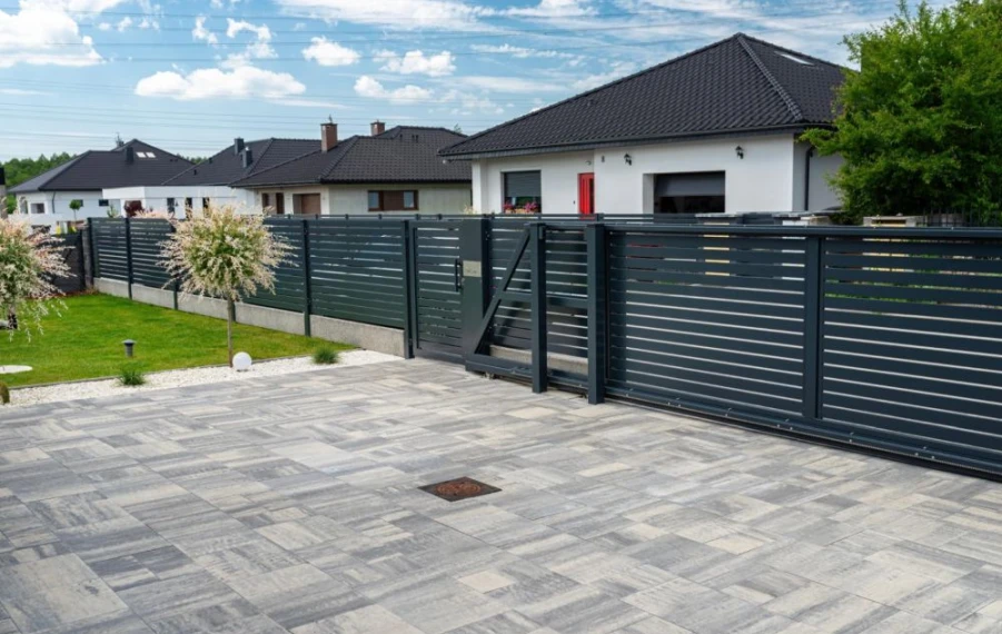 Moderné záhradné oplotenie pre rok 2025