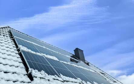 Zimná fotovoltika: Ako chlad zvyšuje výkon solárnych panelov