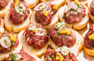 Silvestrovský tatársky biftek – ako ho pripraviť a podávať na novoročnej párty?